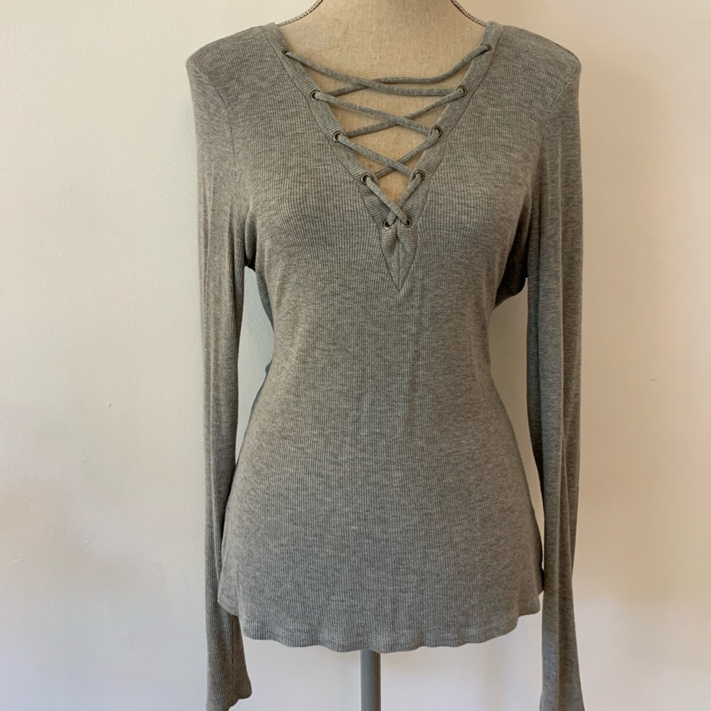 JESSICA SIMPSON Gray Lace Long-Sleeve Blouse